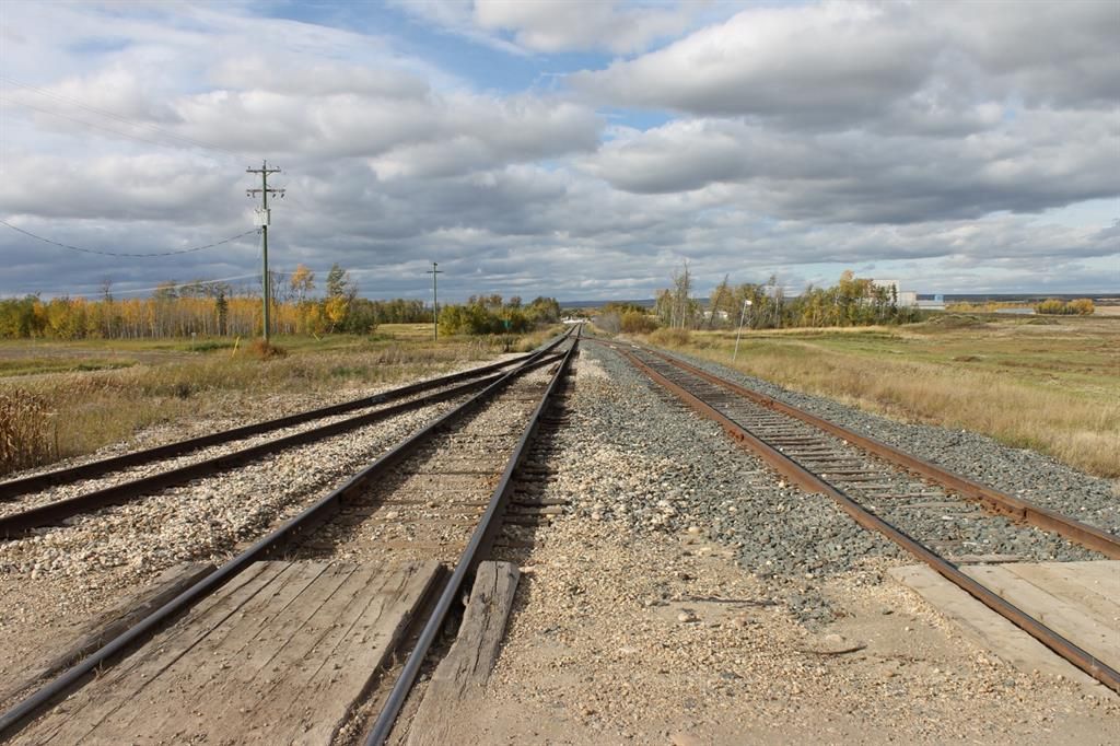 9001 90 Street  - Photo 6