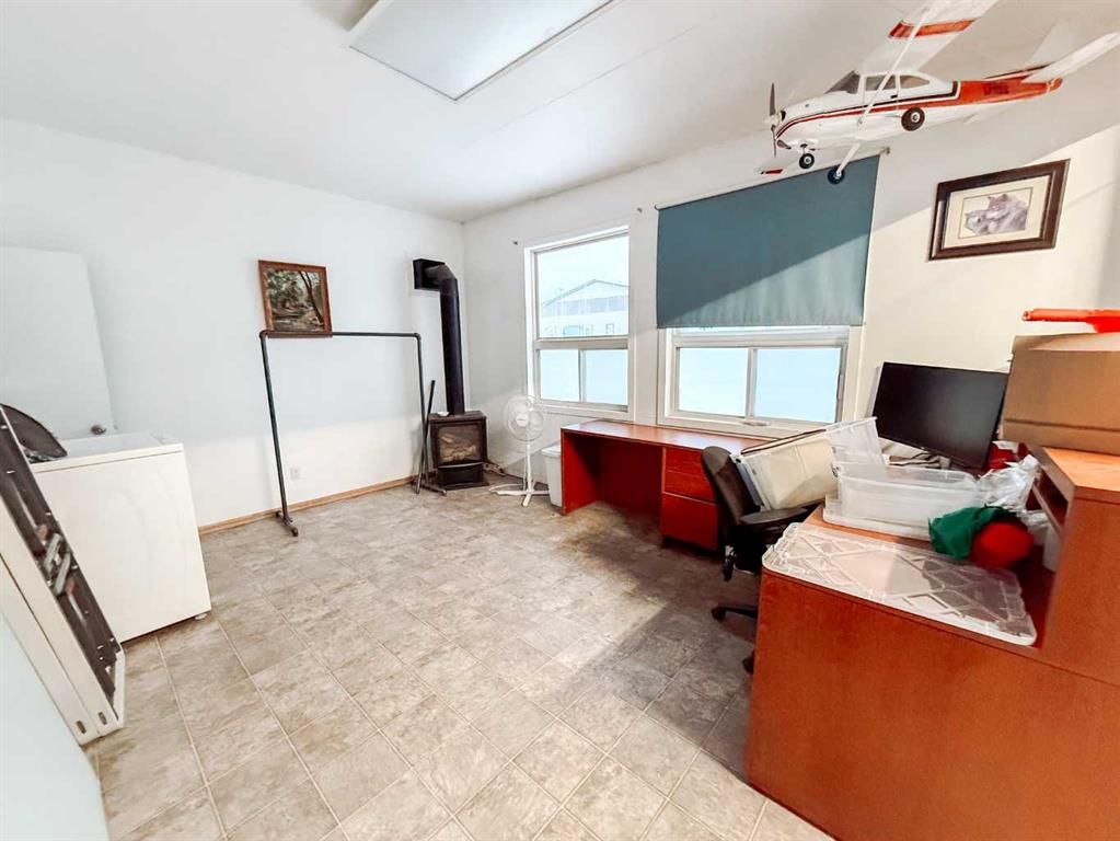 5031 47 Avenue  - Photo 31