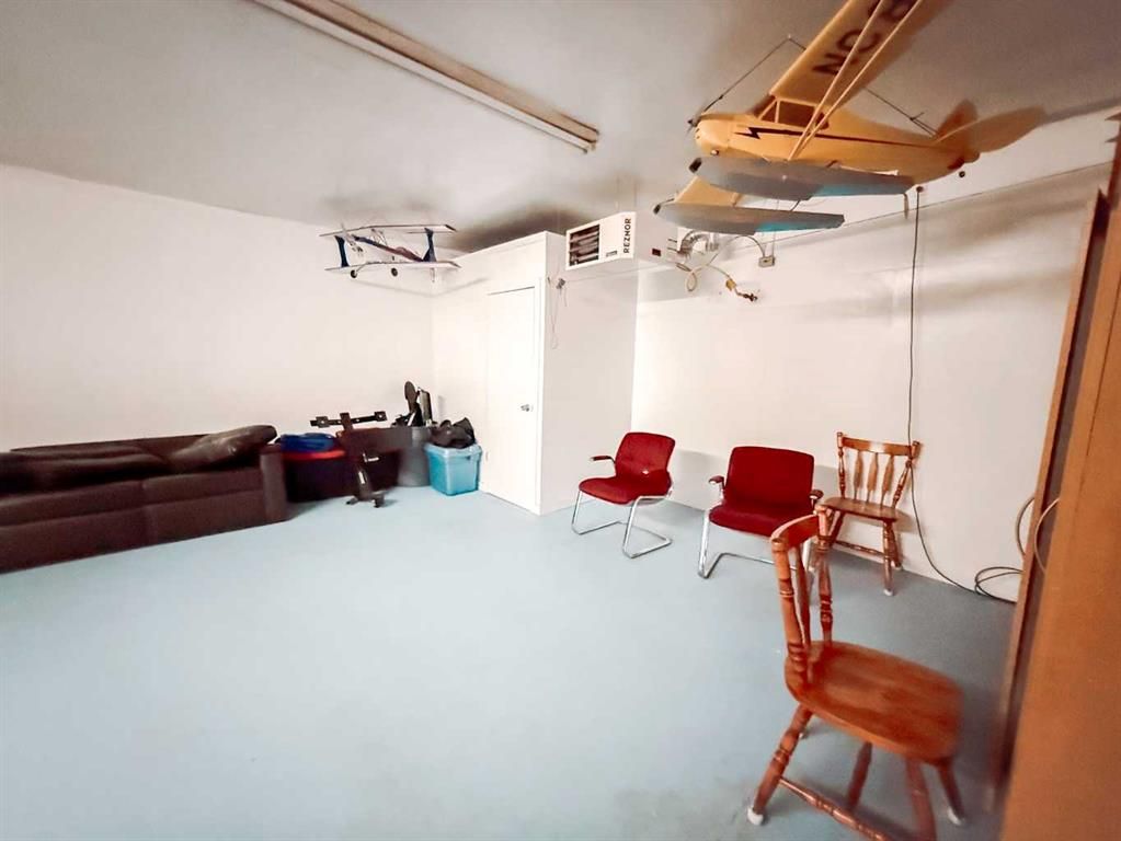 5031 47 Avenue  - Photo 36