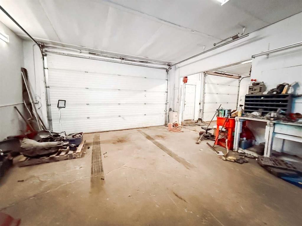 5031 47 Avenue  - Photo 37