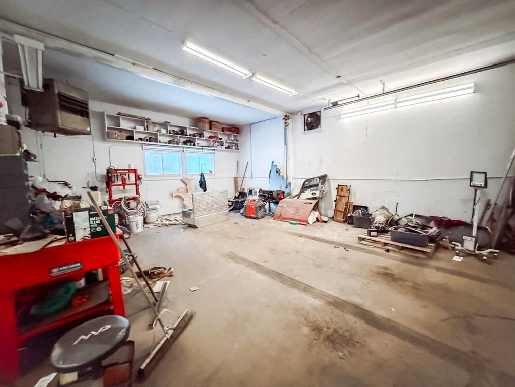 5031 47 Avenue  - Photo 39