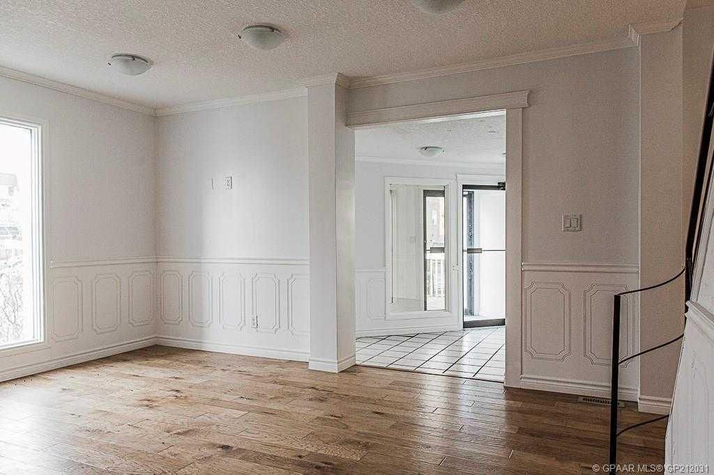 9731 100 Avenue  - Photo 12