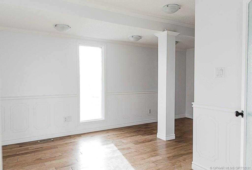 9731 100 Avenue  - Photo 17