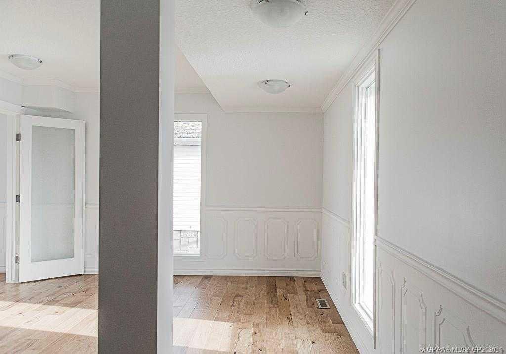 9731 100 Avenue  - Photo 18