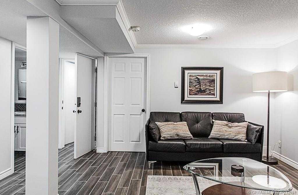 9731 100 Avenue  - Photo 32