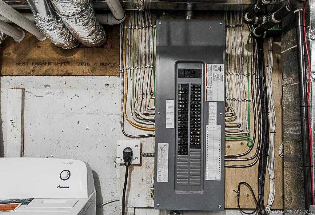 9731 100 Avenue  - Photo 39