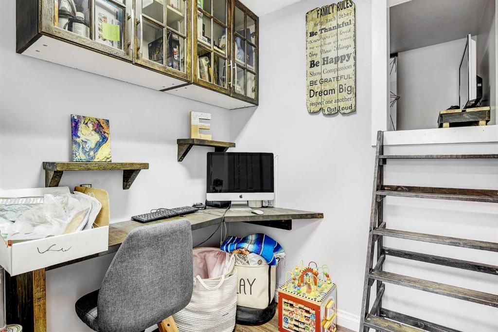 1101 Redlow Drive  - Photo 23