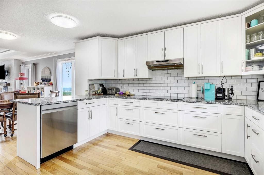 1101 Redlow Drive  - Photo 7