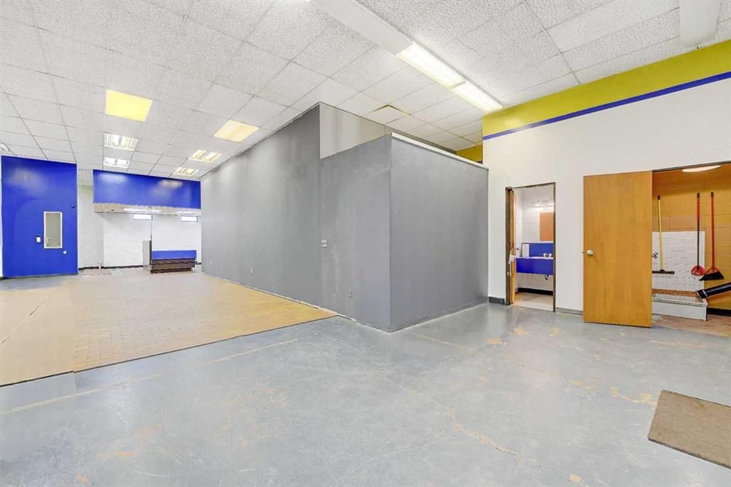 10030 101 Avenue  - Photo 32