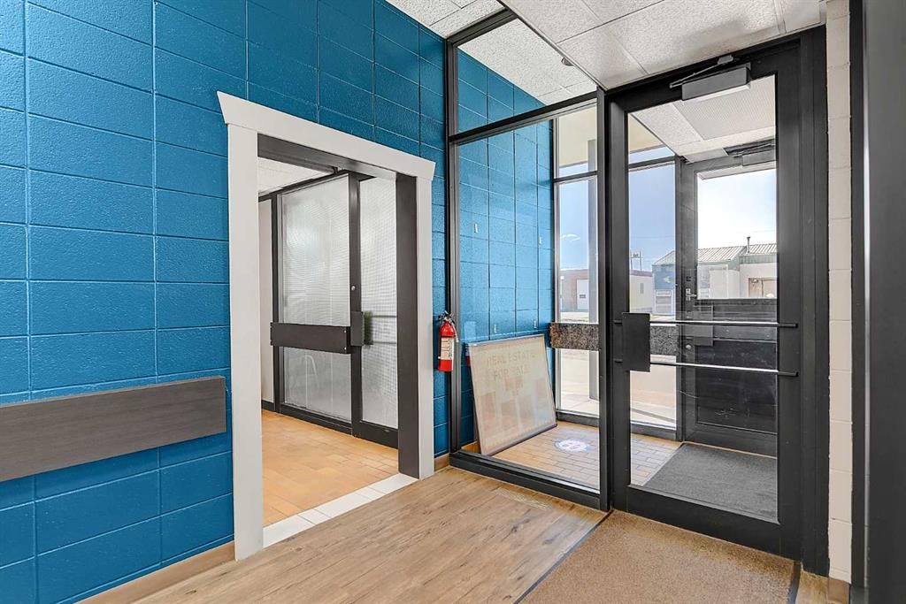 10030 101 Avenue  - Photo 5