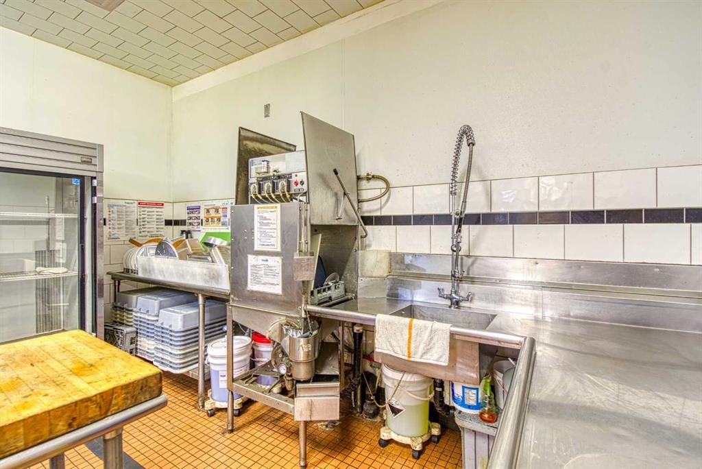 9925 100 Street  - Photo 23