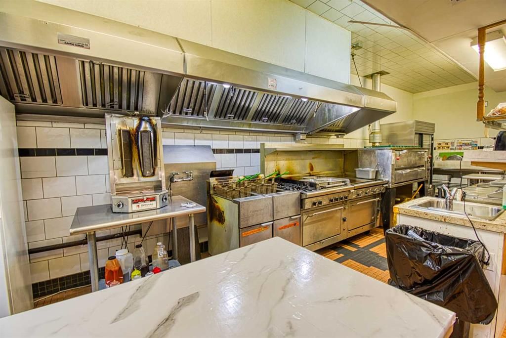 9925 100 Street  - Photo 27