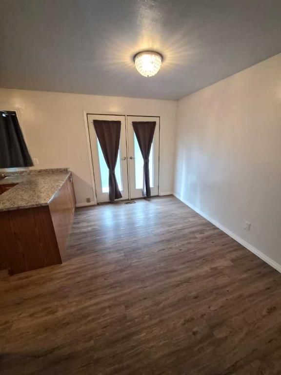 214 7 Street  - Photo 8