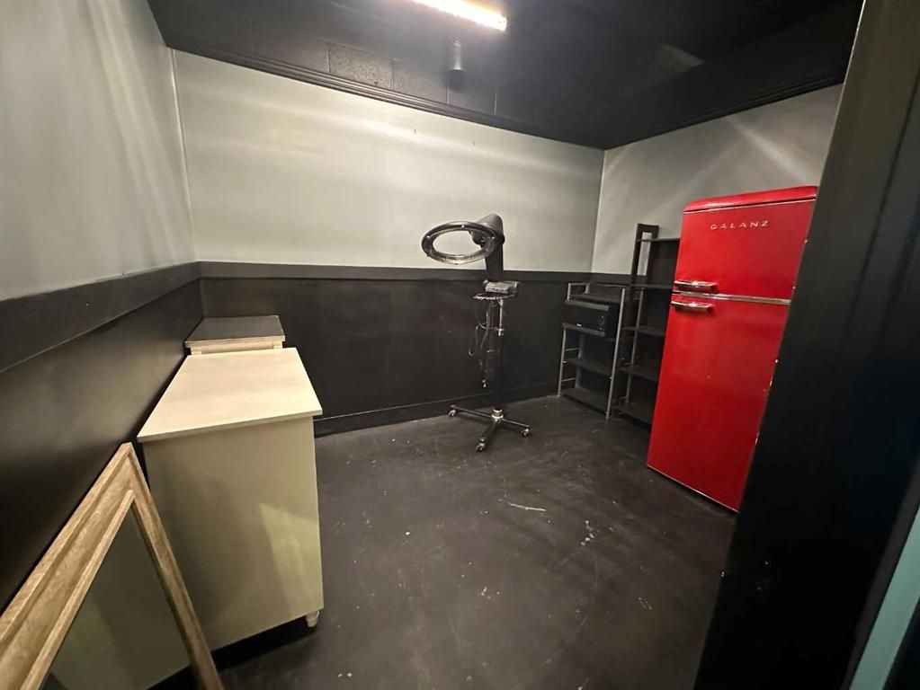 9807 105 Street  - Photo 19