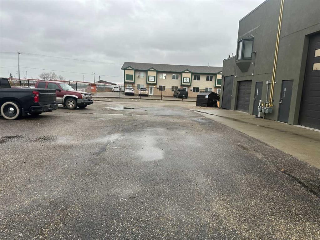 9807 105 Street  - Photo 32