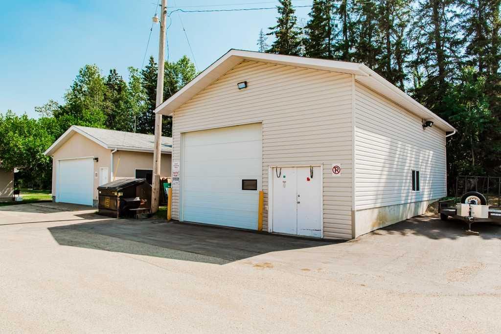 5230 44 Avenue  - Photo 8