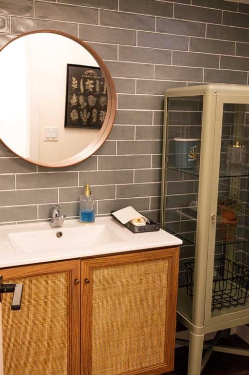 Lower, 9710 99 Avenue  - Photo 2