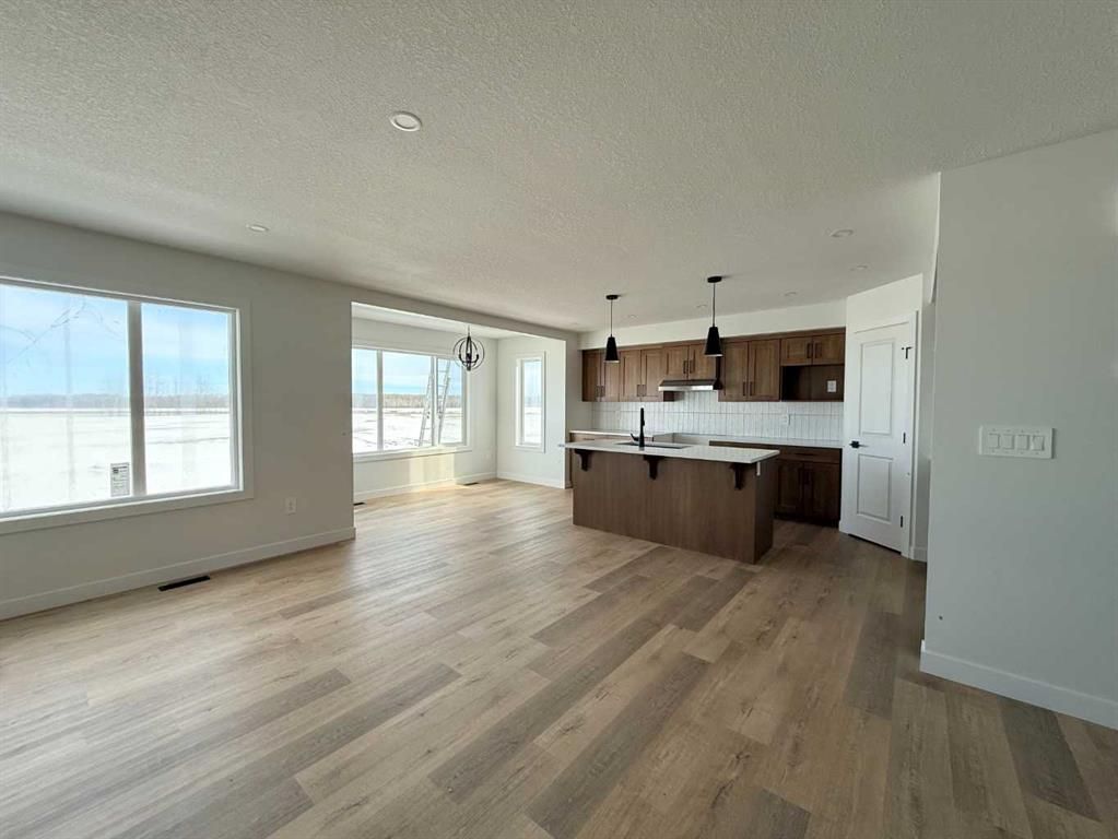 7121 85 Street  - Photo 4