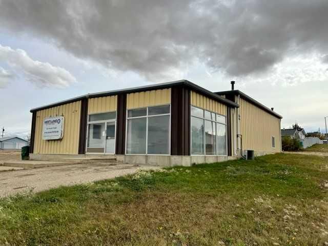 5124 47 Avenue  - Photo 3