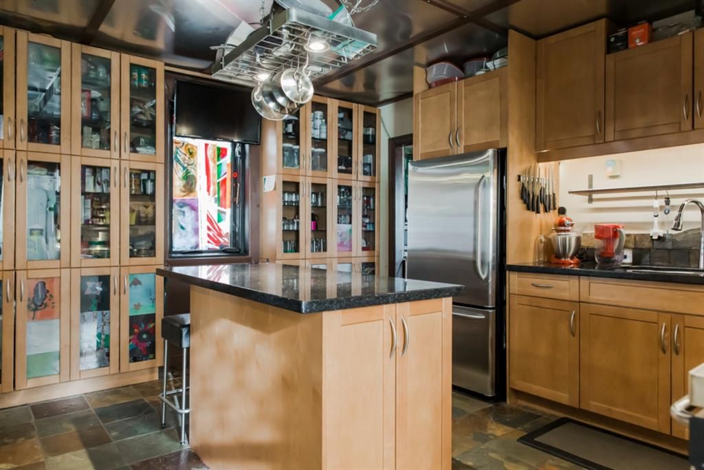 10027A 100 Avenue  - Photo 18