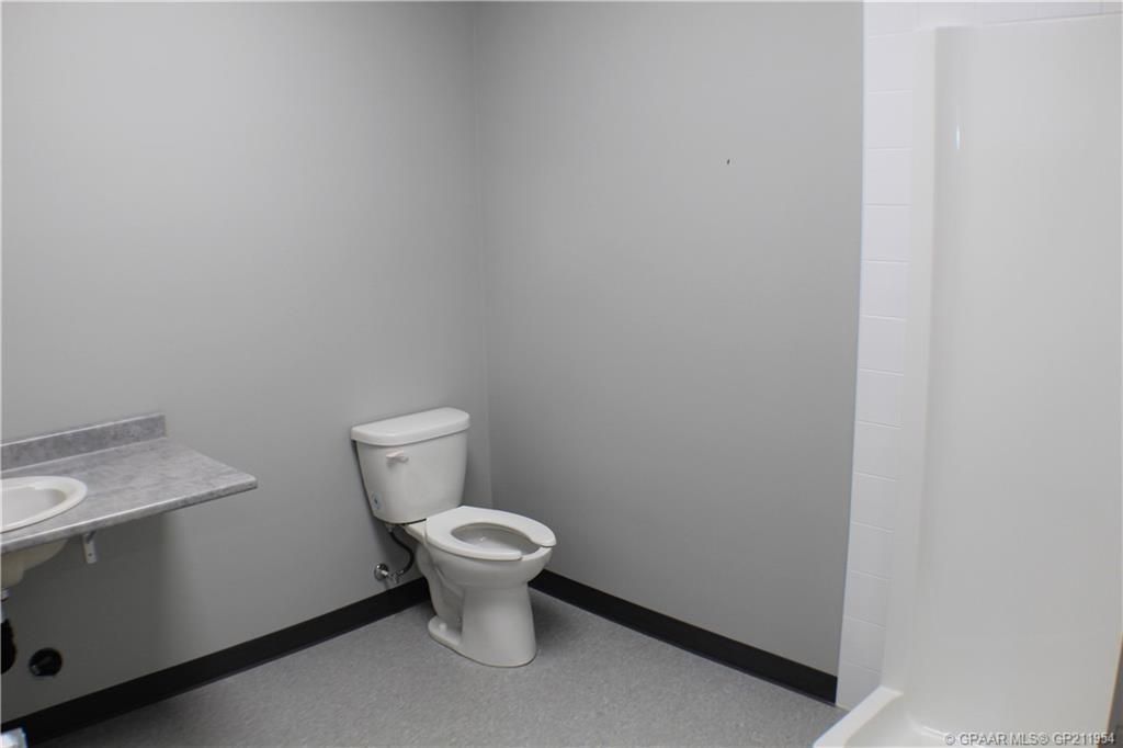 101, 57 721071 53 Road  - Photo 8