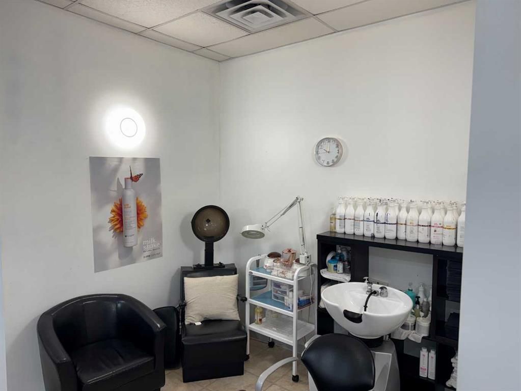 1022 1 Avenue  - Photo 4