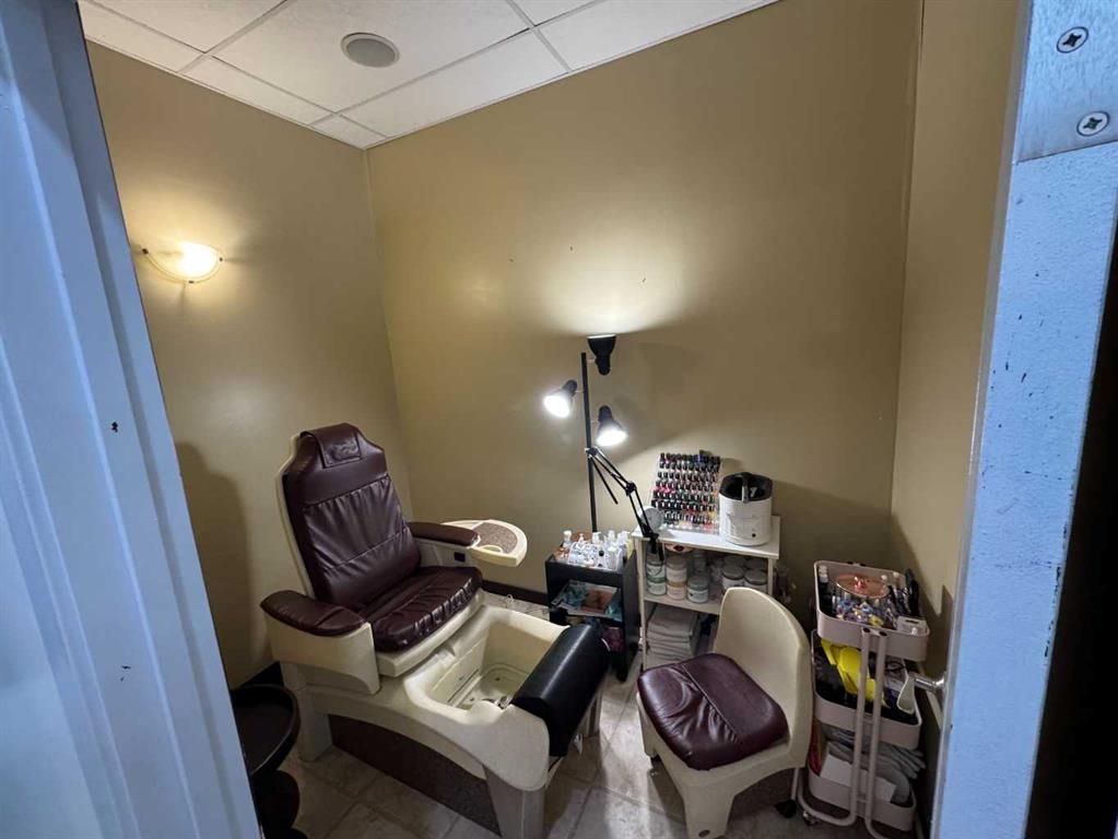 1022 1 Avenue  - Photo 7