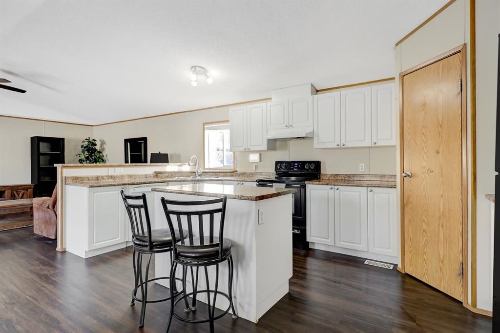 11011 98 Street  - Photo 4