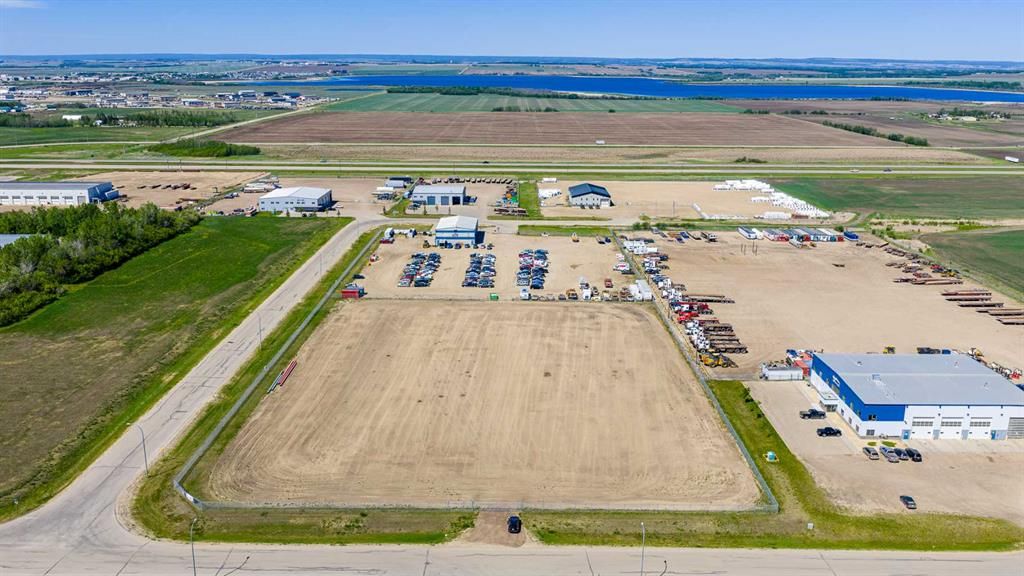 15901 90 Street  - Photo 2