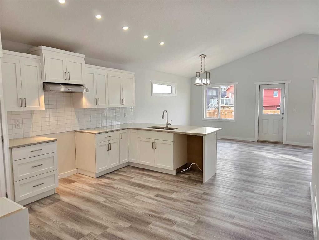 9211 94A Avenue  - Photo 8