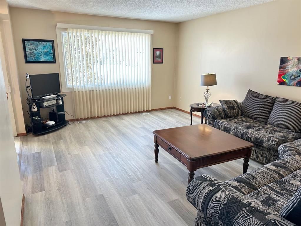 11702 94A Street  - Photo 6