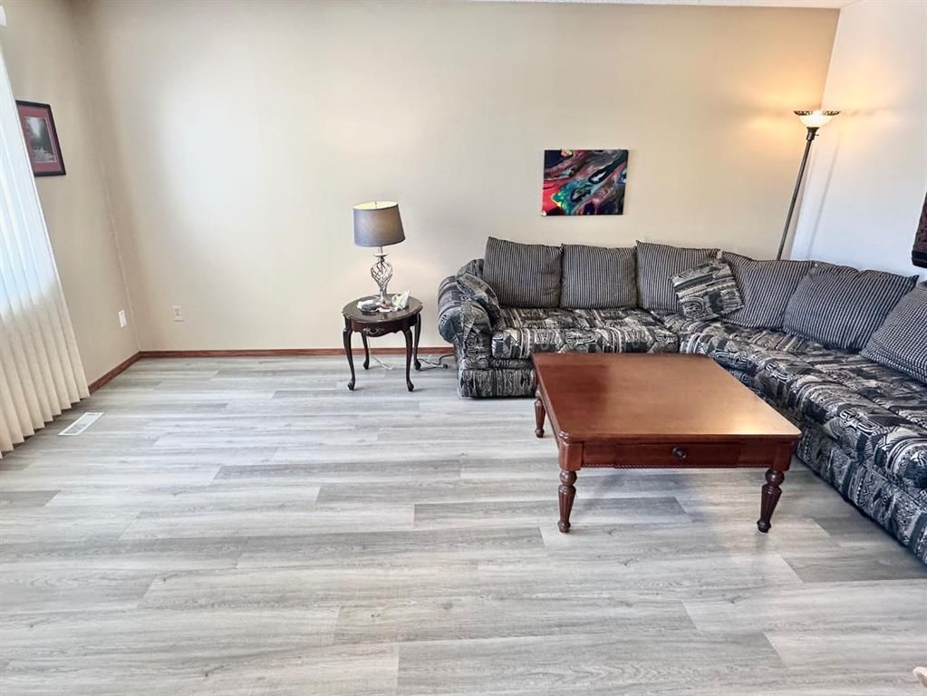 11702 94A Street  - Photo 7