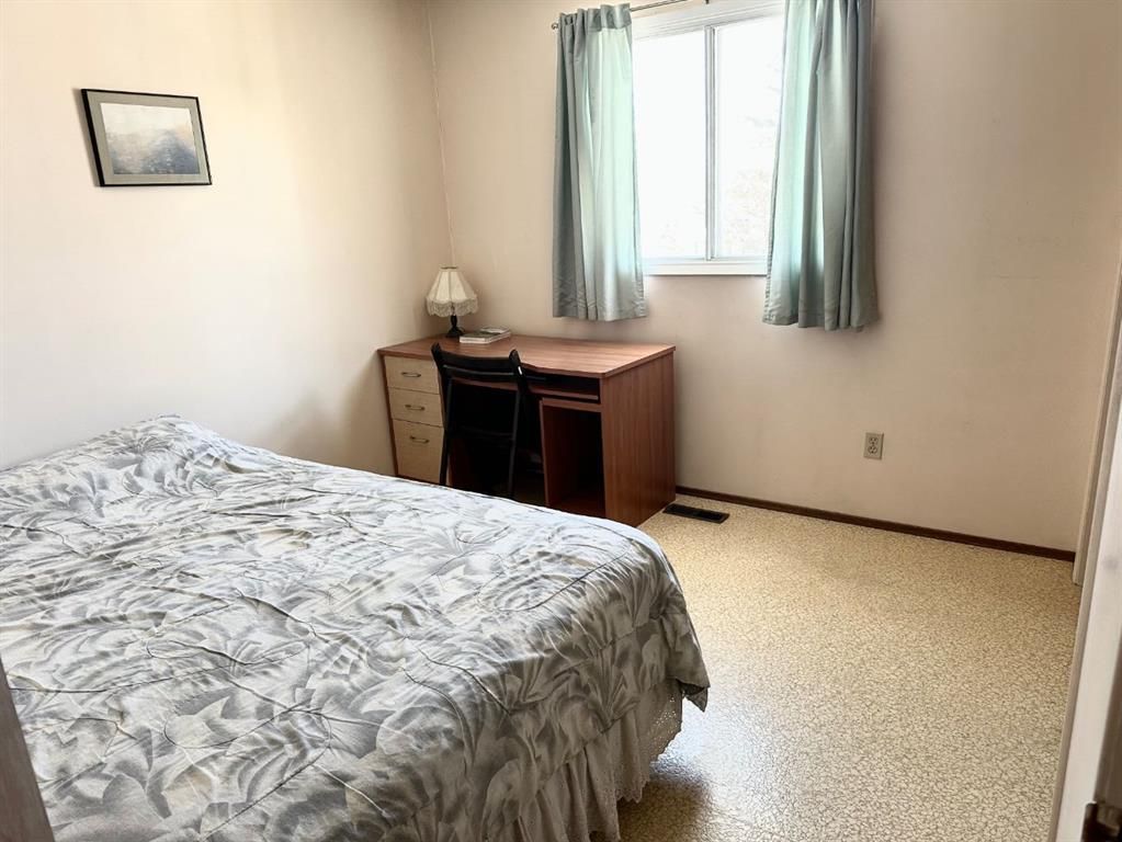 11702 94A Street  - Photo 9