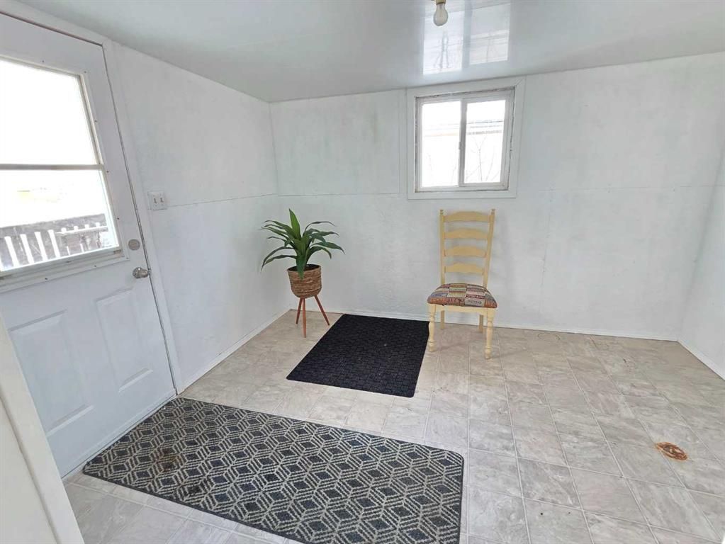 9707 104 Avenue  - Photo 5