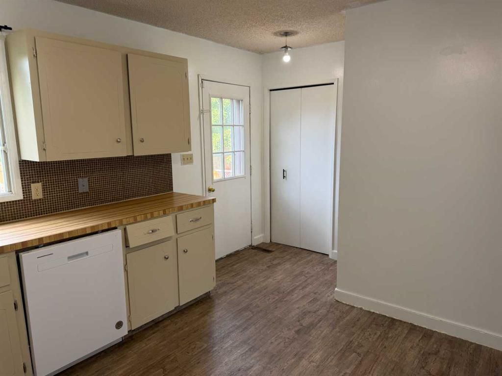 9312 67 Avenue  - Photo 8