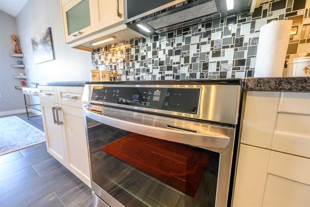 7041 85 Street  - Photo 12