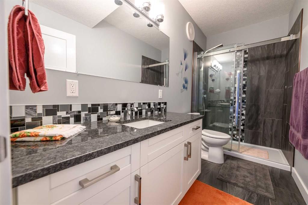 7041 85 Street  - Photo 35