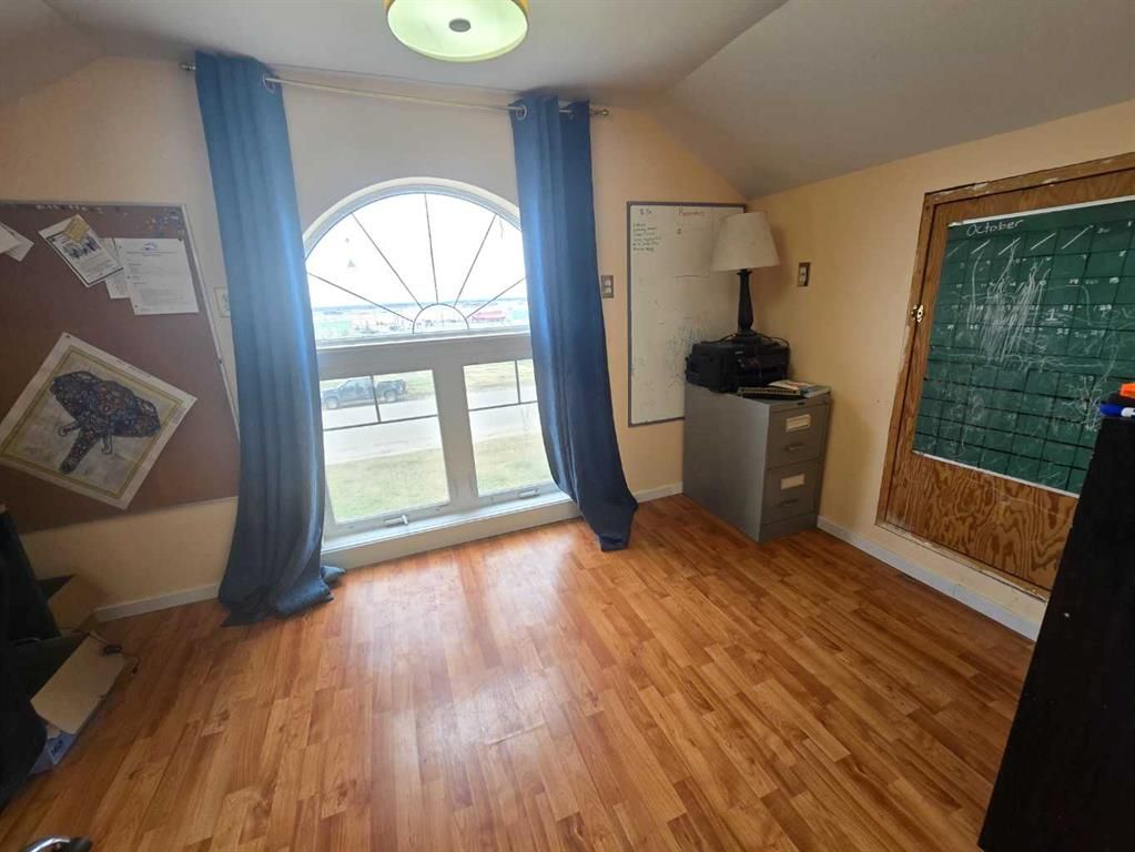 4704 47 Avenue  - Photo 24