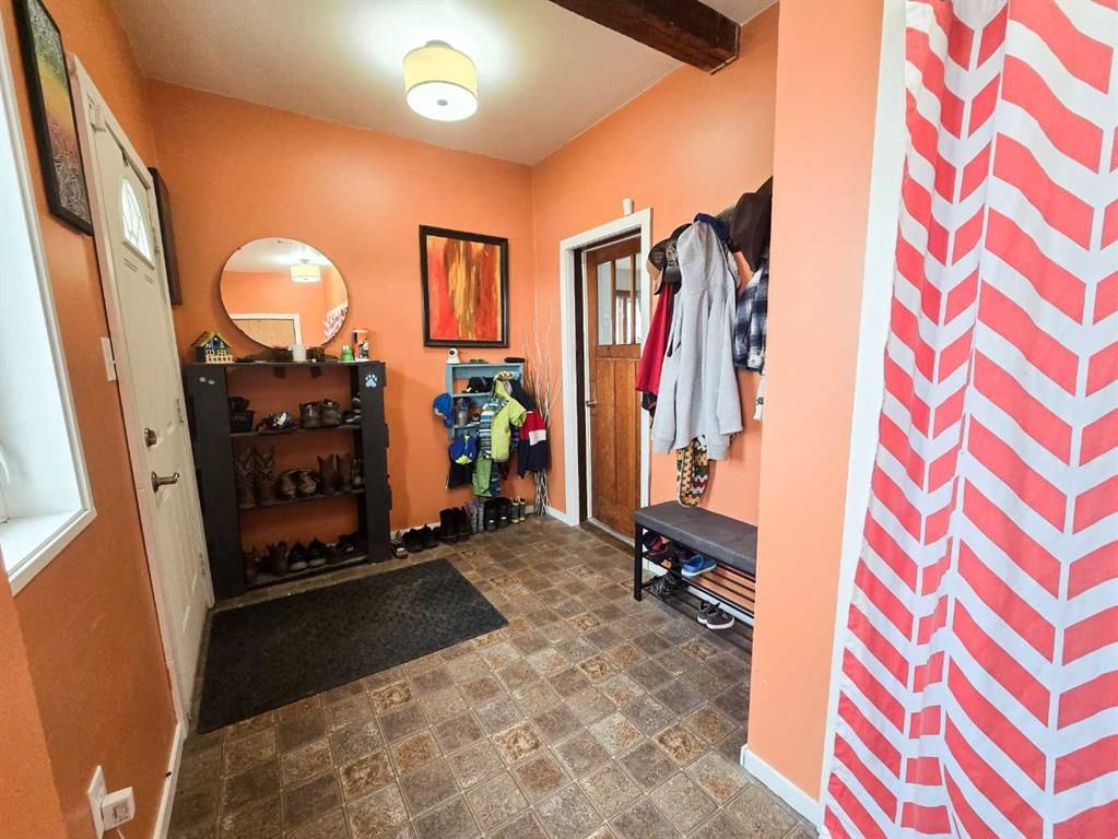 4704 47 Avenue  - Photo 4