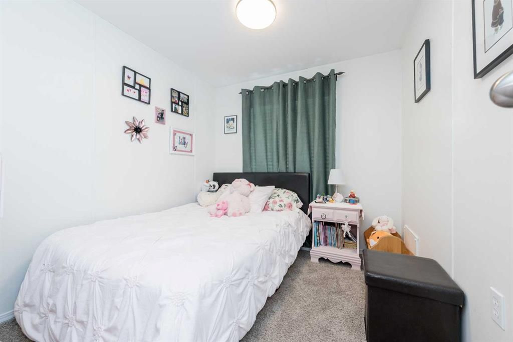 111 Clark Crescent  - Photo 14