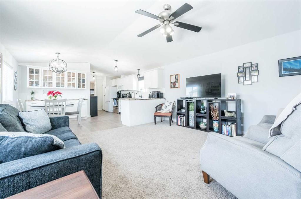 111 Clark Crescent  - Photo 4