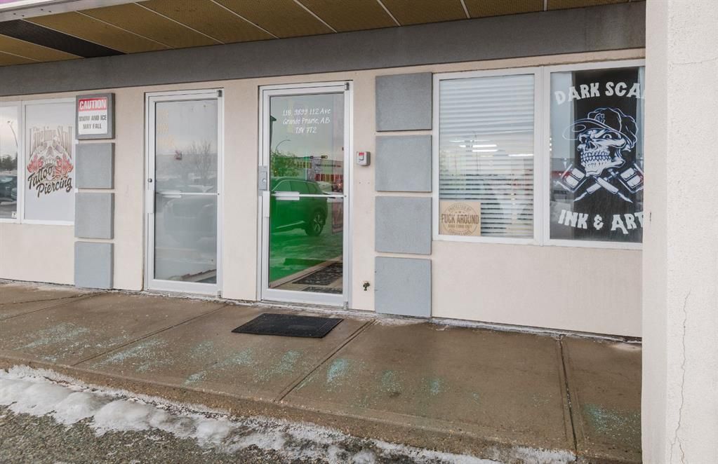 110, 9899 112 Avenue  - Photo 2