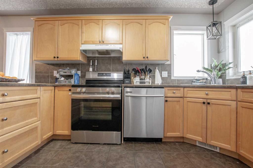 12413 105 Street  - Photo 9