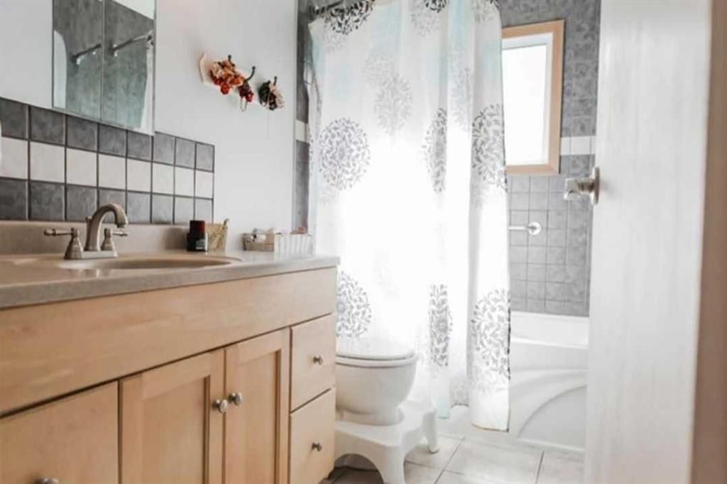 9421 70 Avenue  - Photo 16