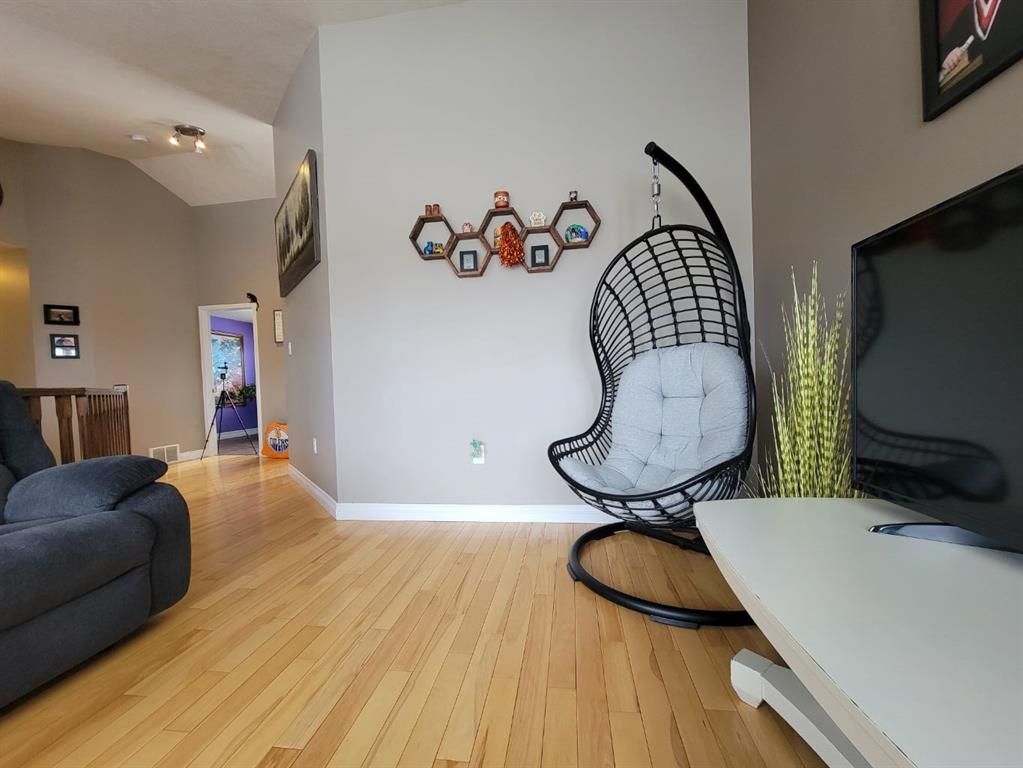 1056 10 Street  - Photo 13