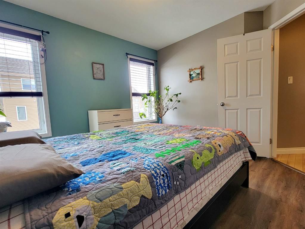 1056 10 Street  - Photo 22