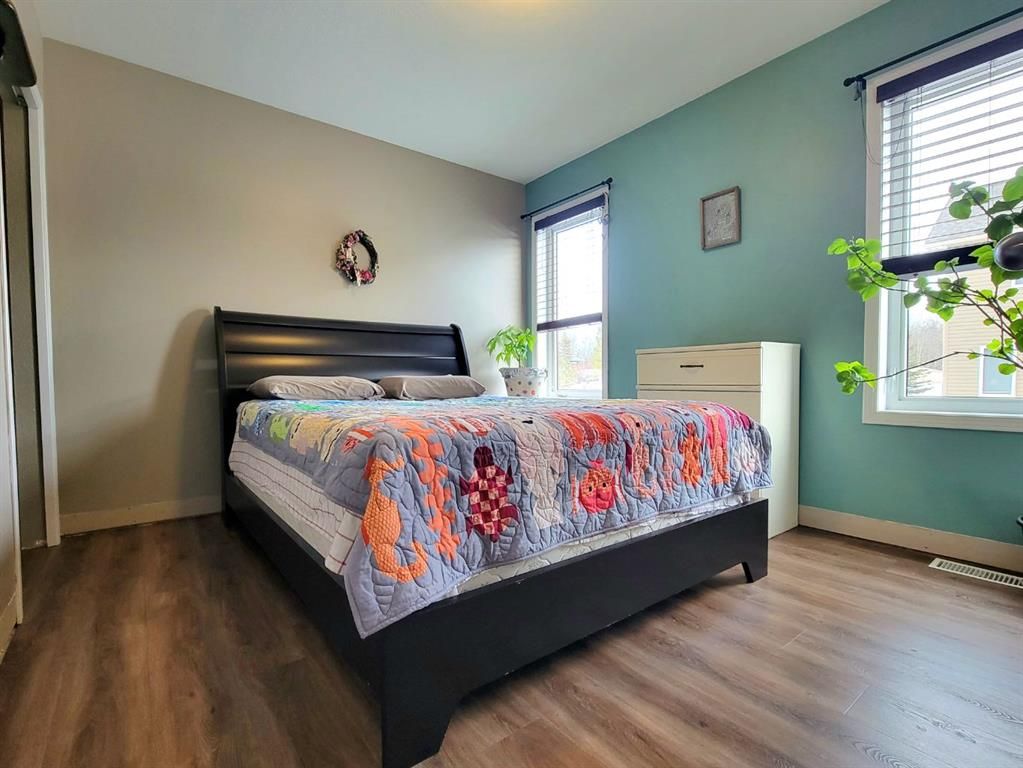 1056 10 Street  - Photo 23