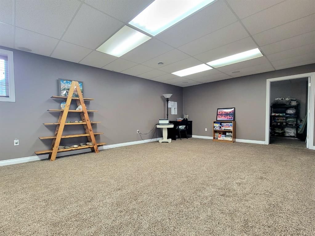 1056 10 Street  - Photo 30