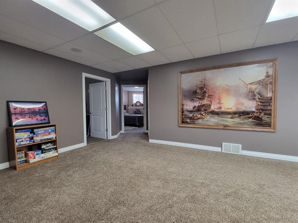 1056 10 Street  - Photo 32