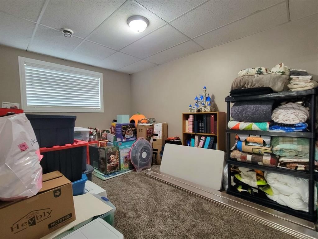 1056 10 Street  - Photo 33